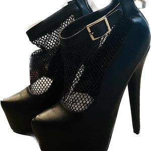 New women’s platform black spike heel Sz 7